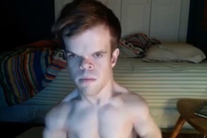 Vídeo gay de anão mostrando o pau pequeno duro